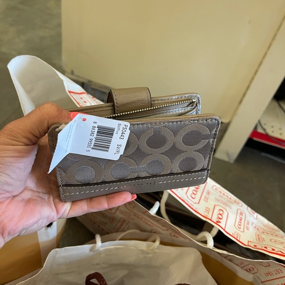 NWT **COACH PURSE, WALLET & WRISTLET** - Picture 5 of 6